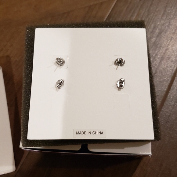 Lia Sophia earring set silver - Picture 4 of 4